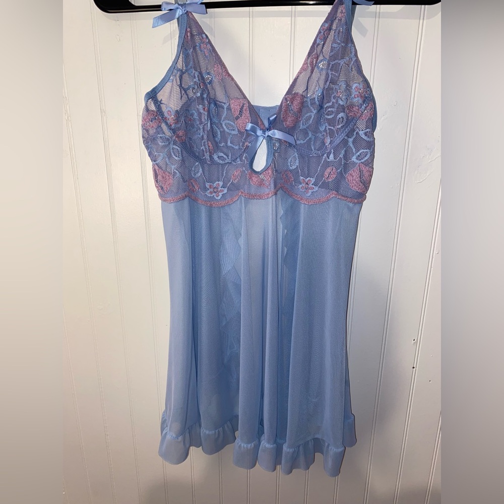 lingerie - Picture 2 of 3